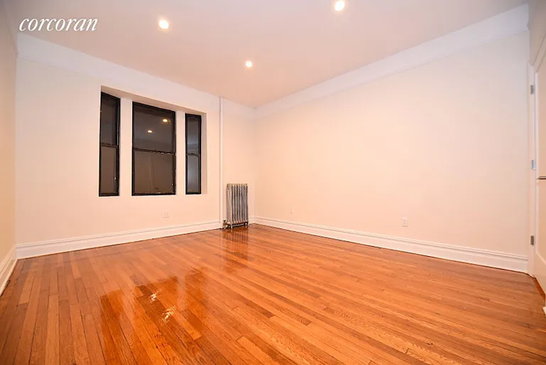 New York City Real Estate | View 30-86 32nd Street, 20 | room 4 | View 5