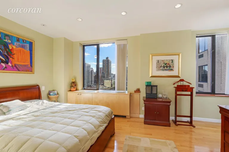 New York City Real Estate | View 150 East 85th Street, 13A | Master Bedroom | View 4