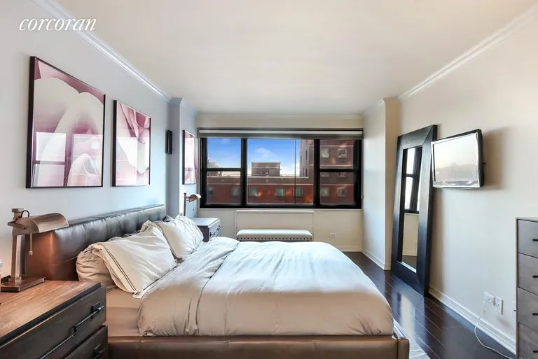 New York City Real Estate | View 115 East 9th Street, 12F | room 4 | View 5