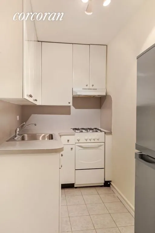 New York City Real Estate | View 40 Clinton Street, 6-E | room 3 | View 4