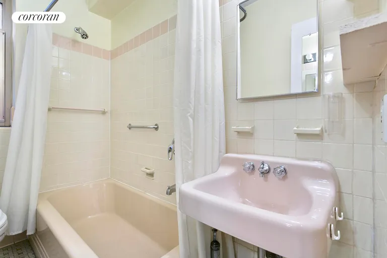 New York City Real Estate | View 155 West 20th Street, 3A | Bath | View 6