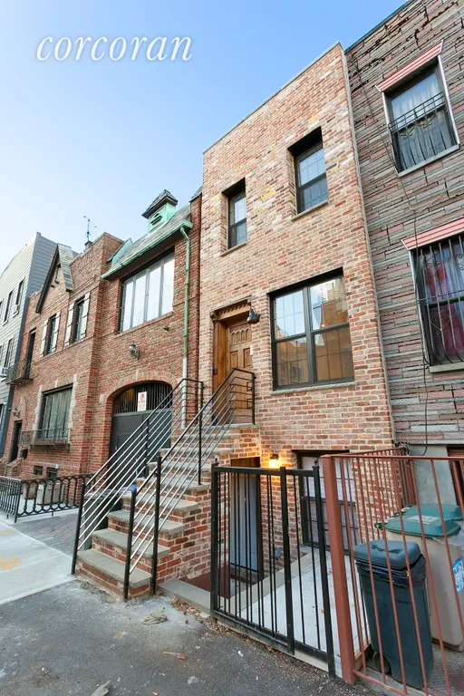 New York City Real Estate | View 89 Maujer Street | Beautifully, restored brick adds to the charm | View 9