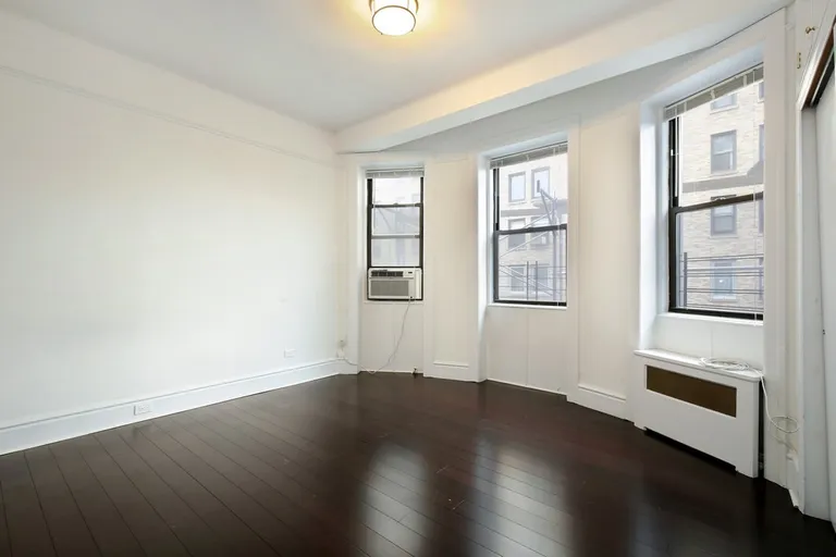 New York City Real Estate | View 125 Riverside Drive, 5-A | room 3 | View 4