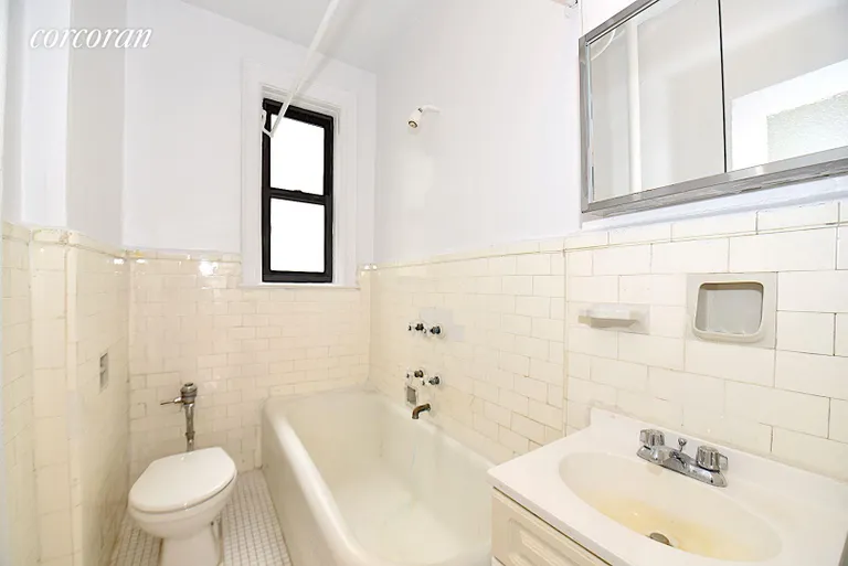 New York City Real Estate | View 31-50 33rd Street, 9B | room 6 | View 7