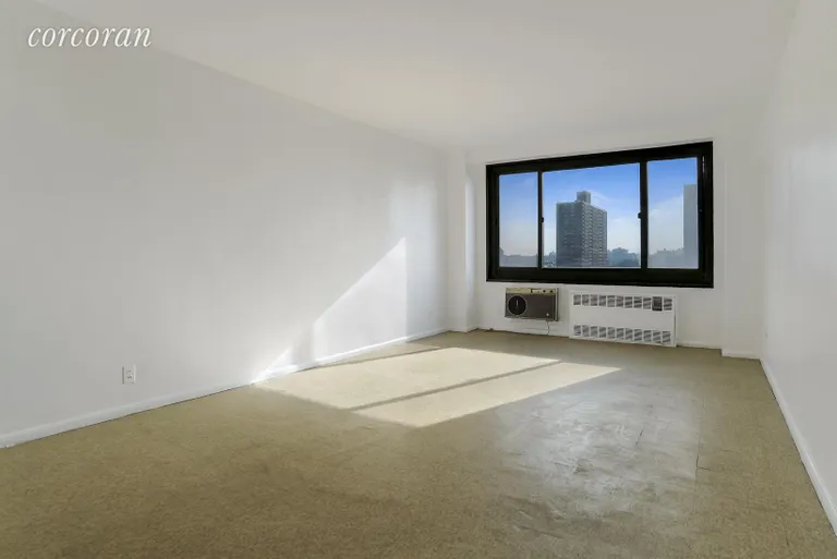 New York City Real Estate | View 185 Hall Street, 1105 | Living Room | View 2