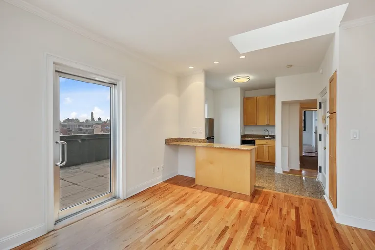 New York City Real Estate | View 150 West 82nd Street, PH | room 3 | View 4