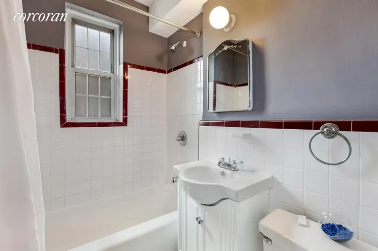 New York City Real Estate | View 1125 Lorimer Street, 3B | Bathroom | View 5