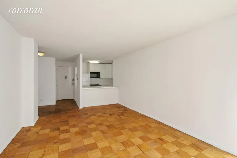 New York City Real Estate | View 200 West 79th Street, 3G | Living Room | View 4