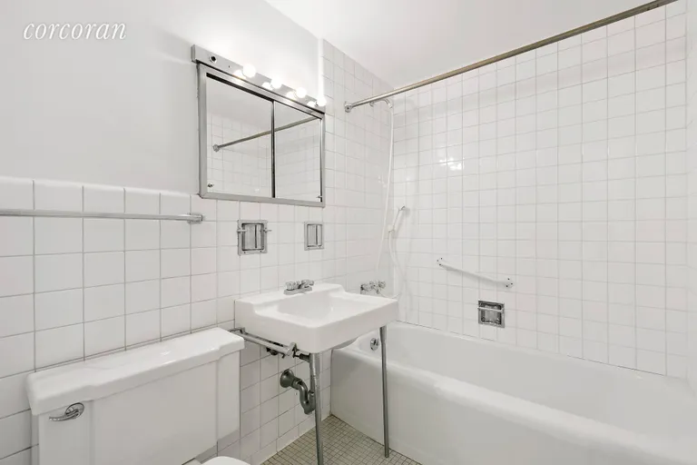 New York City Real Estate | View 180 East End Avenue, 16E | Bathroom | View 8
