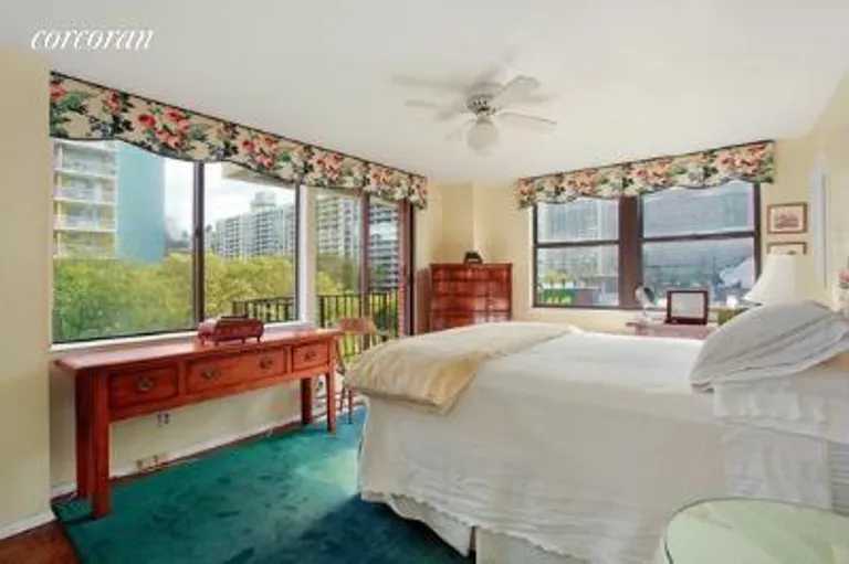 New York City Real Estate | View 552 Laguardia Place, 6 FL | room 2 | View 3