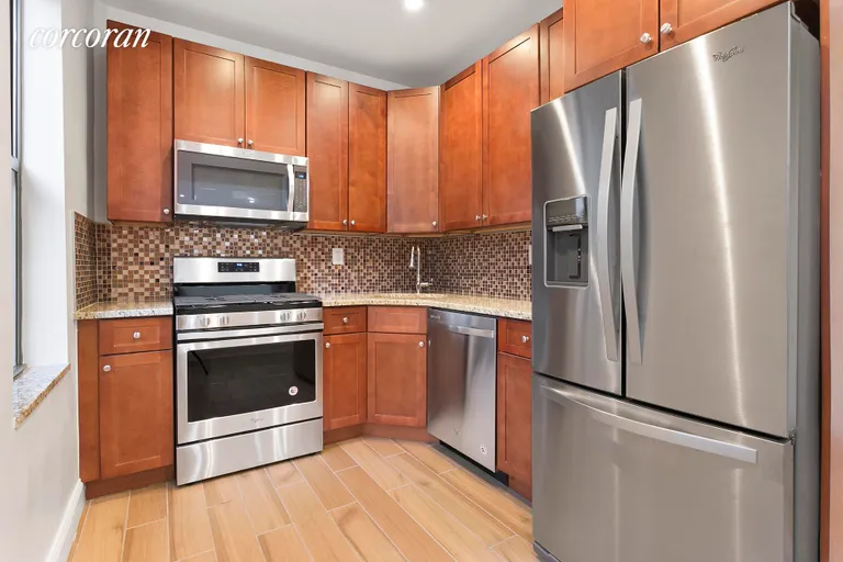 New York City Real Estate | View 222 East 82nd Street, 6H | room 2 | View 3
