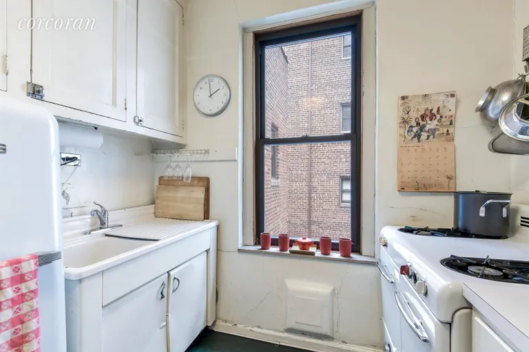New York City Real Estate | View 170 East 94th Street, 6G | Kitchen | View 3