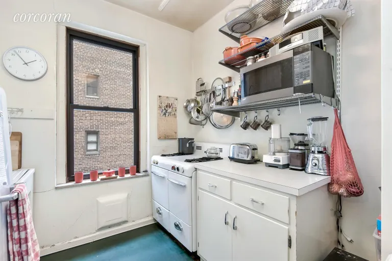 New York City Real Estate | View 170 East 94th Street, 6G | Kitchen | View 4