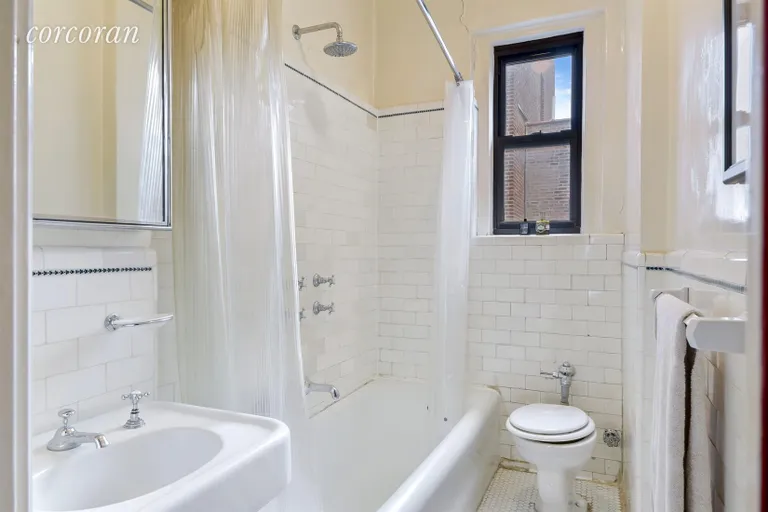 New York City Real Estate | View 170 East 94th Street, 6G | Bathroom | View 6