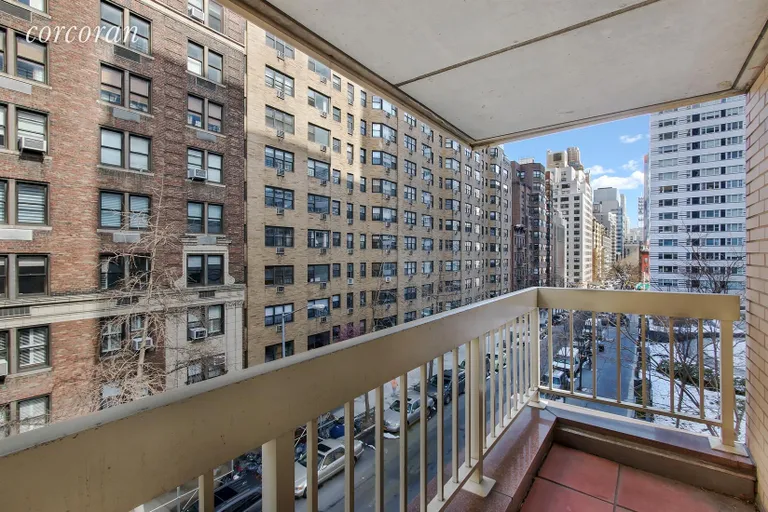 New York City Real Estate | View 200 East 69th Street, 4P | Terrace | View 8