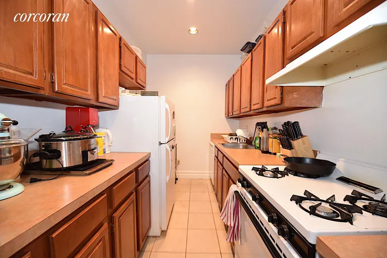 New York City Real Estate | View 45-02 Ditmars Boulevard, 427 | room 5 | View 6