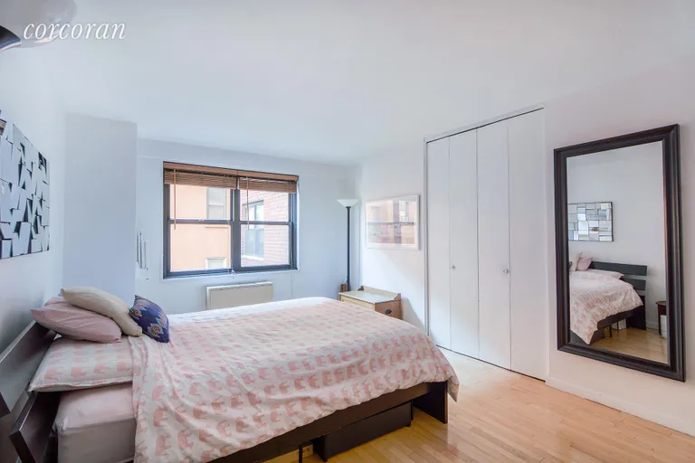 New York City Real Estate | View 200 East 27th Street, 4B | room 2 | View 3