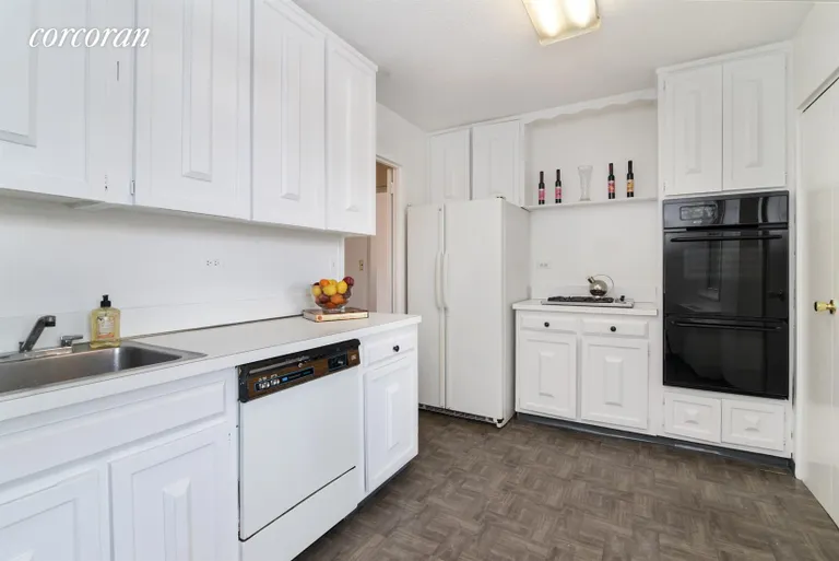 New York City Real Estate | View 3333 Henry Hudson Parkway, 2A | Kitchen | View 2