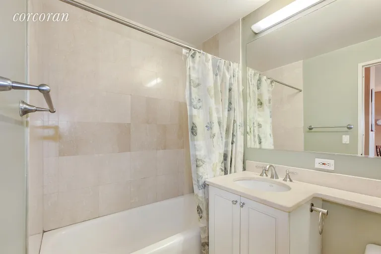 New York City Real Estate | View 1760 Second Avenue, 24A | Bathroom | View 4
