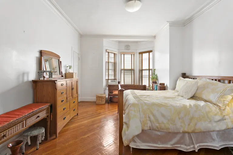 New York City Real Estate | View 293 East 18th Street | room 2 | View 3