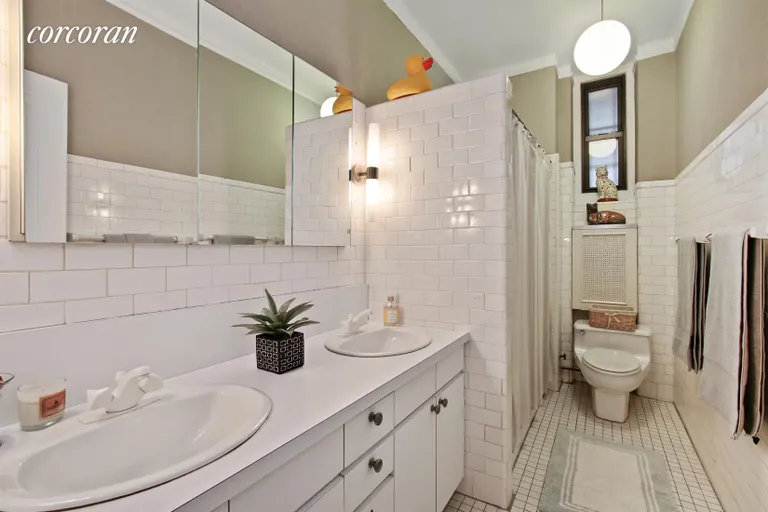 New York City Real Estate | View 205 West 89th Street, 1H | Bathroom | View 9