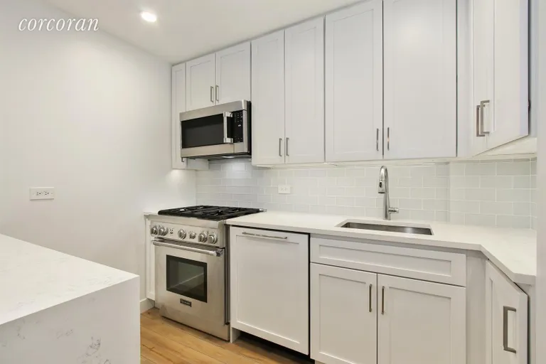 New York City Real Estate | View 40 West 72nd Street, 55 | Kitchen | View 3