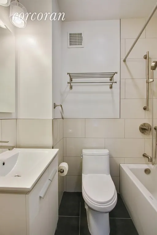 New York City Real Estate | View 40 West 72nd Street, 55 | Second Bathroom | View 7