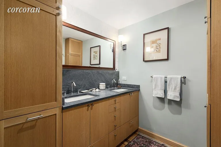 New York City Real Estate | View 815 Greenwich Street, 1B | Bathroom | View 5