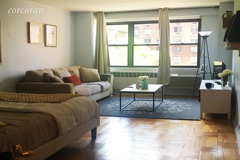 New York City Real Estate | View 301 East 63rd Street, 4D | room 2 | View 3