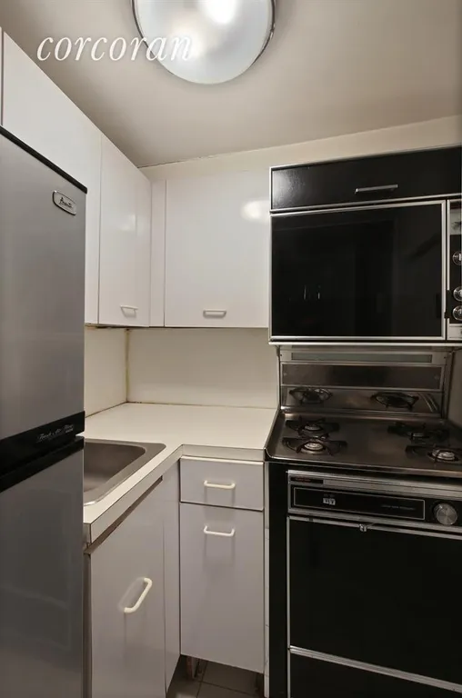 New York City Real Estate | View 235 West 102Nd Street, 16A | Kitchen | View 3