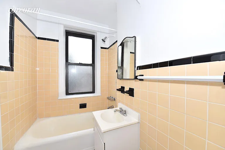 New York City Real Estate | View 31-70 34th Street, 1B | room 7 | View 8