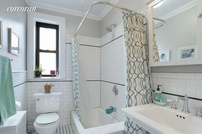 New York City Real Estate | View 125 Eastern Parkway, 6CK | Bathroom | View 29