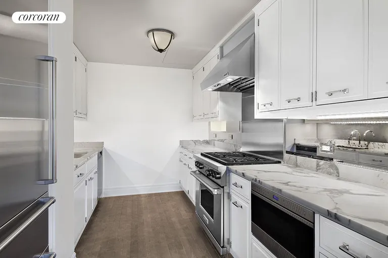 New York City Real Estate | View 140 West 12th Street, 403 | room 4 | View 5