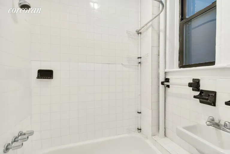 New York City Real Estate | View 28-07 38th Street, R1 | room 7 | View 8