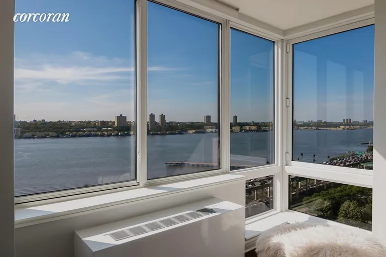 New York City Real Estate | View 120 Riverside Boulevard, PH3H | room 2 | View 3