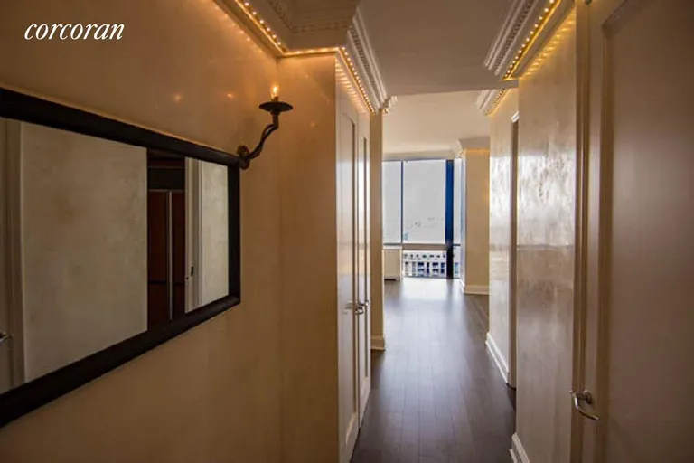 New York City Real Estate | View 101 West 67th Street, PH55-2F | Entry | View 5