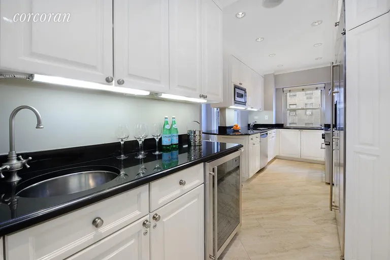 New York City Real Estate | View 40 East 88th Street, 5B | Butler's Pantry | View 8