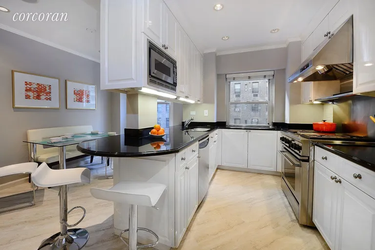 New York City Real Estate | View 40 East 88th Street, 5B | Eat-in Kitchen | View 7