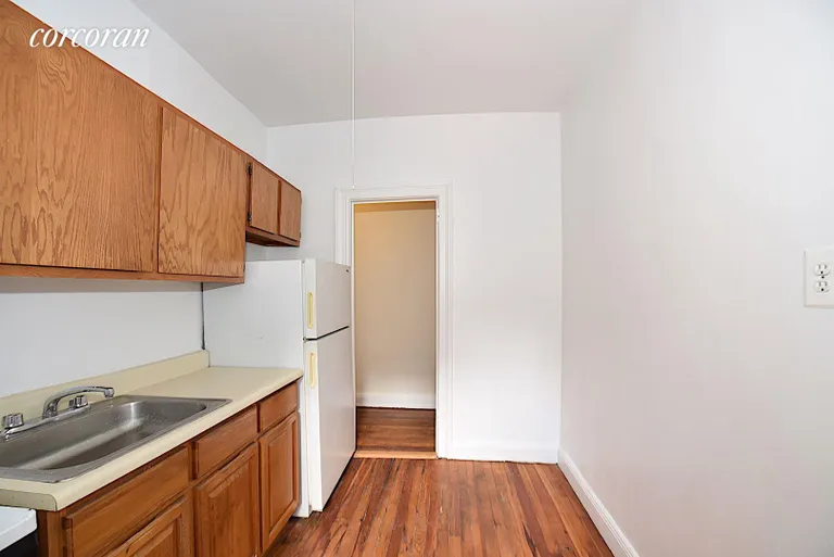 New York City Real Estate | View 25-41 30th Road, 2F | room 8 | View 9