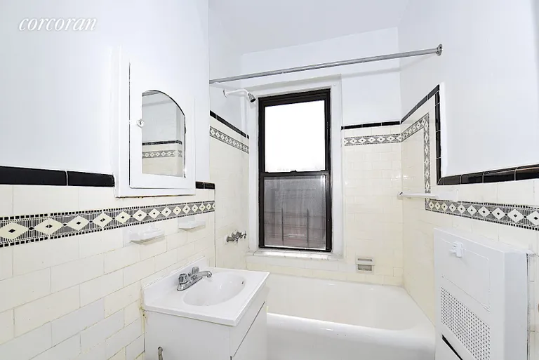 New York City Real Estate | View 25-41 30th Road, 2F | room 9 | View 10