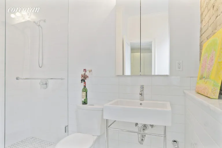New York City Real Estate | View 24-75 38th Street, D7/D8 | Master bathroom | View 6
