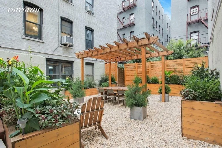 New York City Real Estate | View 24-75 38th Street, D7/D8 | Common garden | View 9