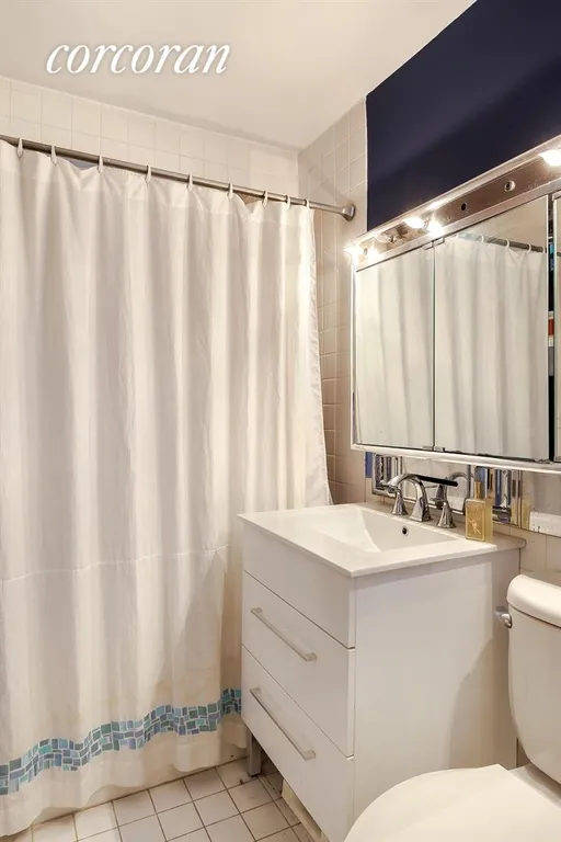 New York City Real Estate | View 370 East 76th Street, C507/C508 | Bathroom | View 5