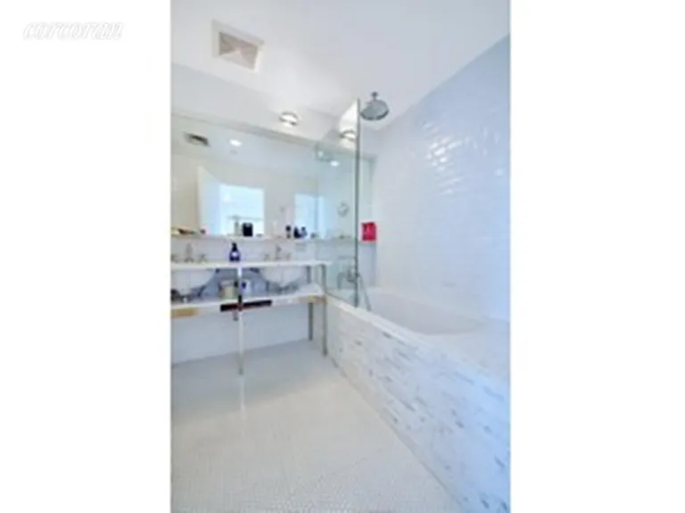 New York City Real Estate | View 550 Grand Street, PHS | En-suite bath | View 9
