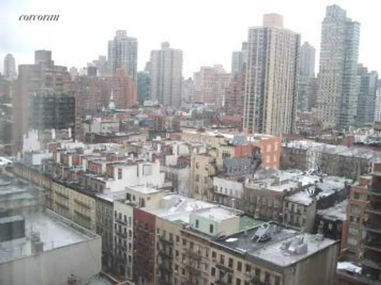 New York City Real Estate | View 345 East 80th Street, 17KL | open city views | View 5
