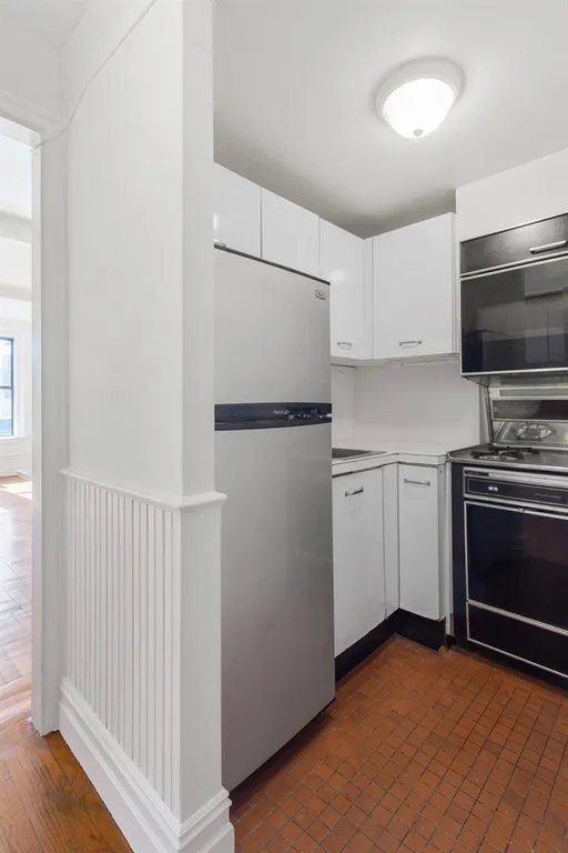 New York City Real Estate | View 235 West 102Nd Street, 9M | Kitchen | View 4