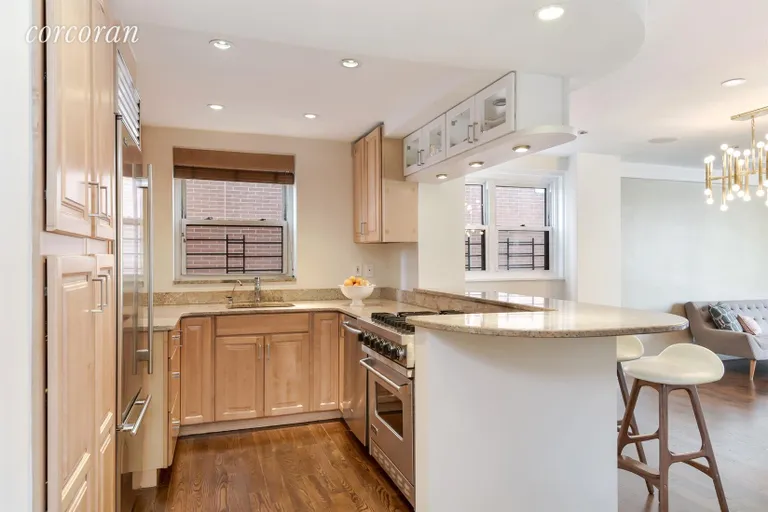 New York City Real Estate | View 400 East 85th Street, 20AB | Kitchen | View 2