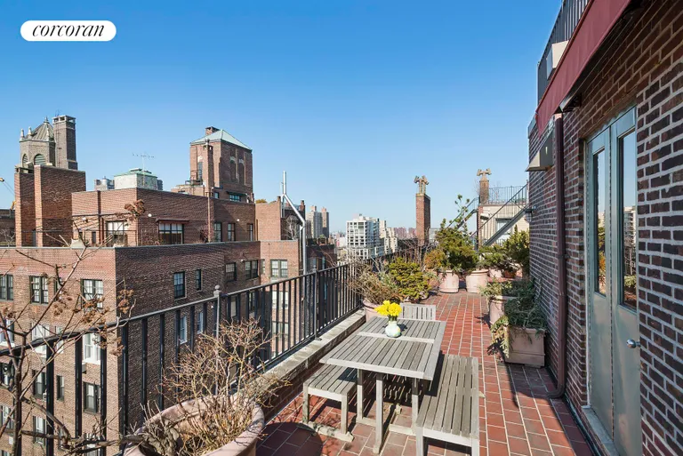 New York City Real Estate | View 10 Gracie Square, PHS | West Terrace off the Kitchen | View 26