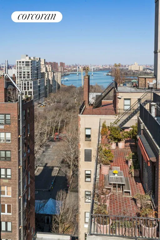 New York City Real Estate | View 10 Gracie Square, PHS | West Terrace | View 27