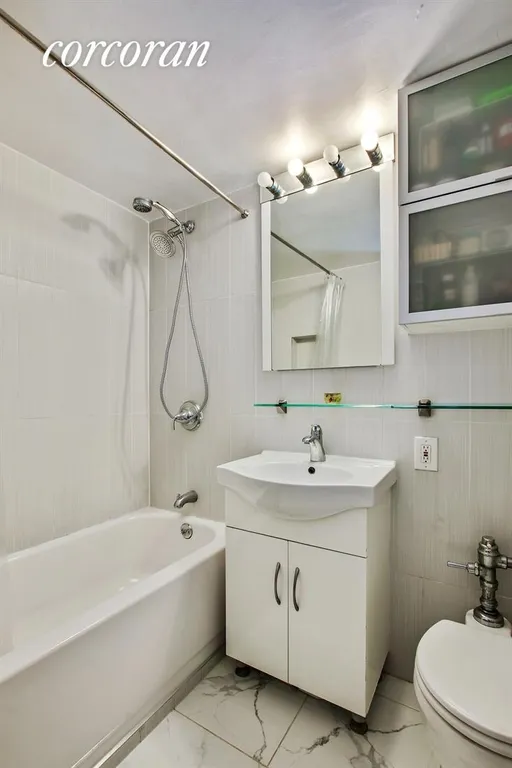 New York City Real Estate | View 440 East 79th Street, 9F | Bathroom | View 5